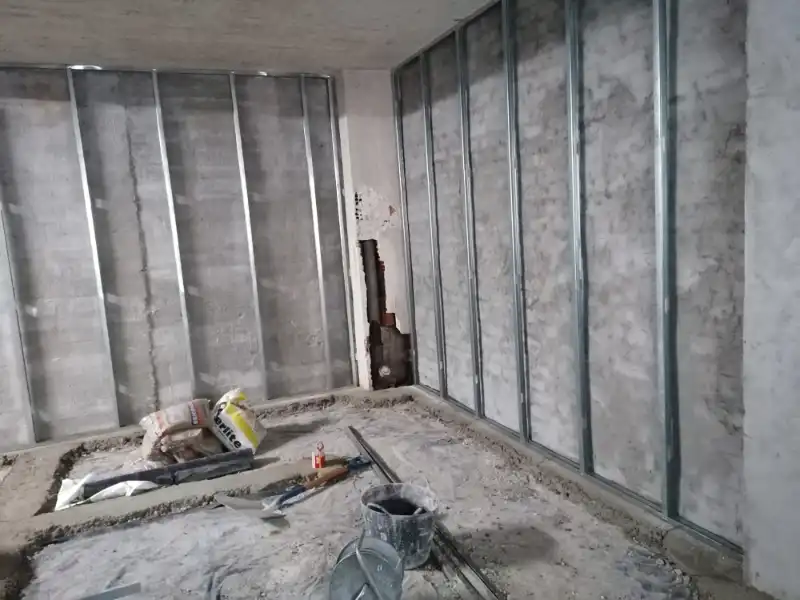 Perfiles metálicos para pared