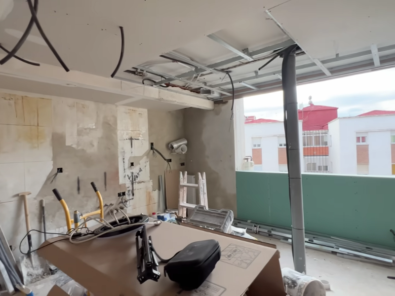 Vivienda en Leganés antes de la reforma integral, con distribución y acabados antiguos